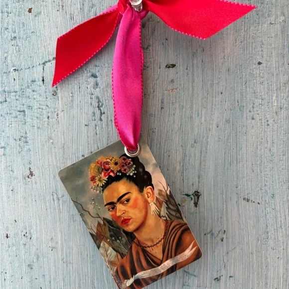 Frida Kahlo Luggage Tag with Beautiful Pink & Red Ribbon - Picture 8 of 11